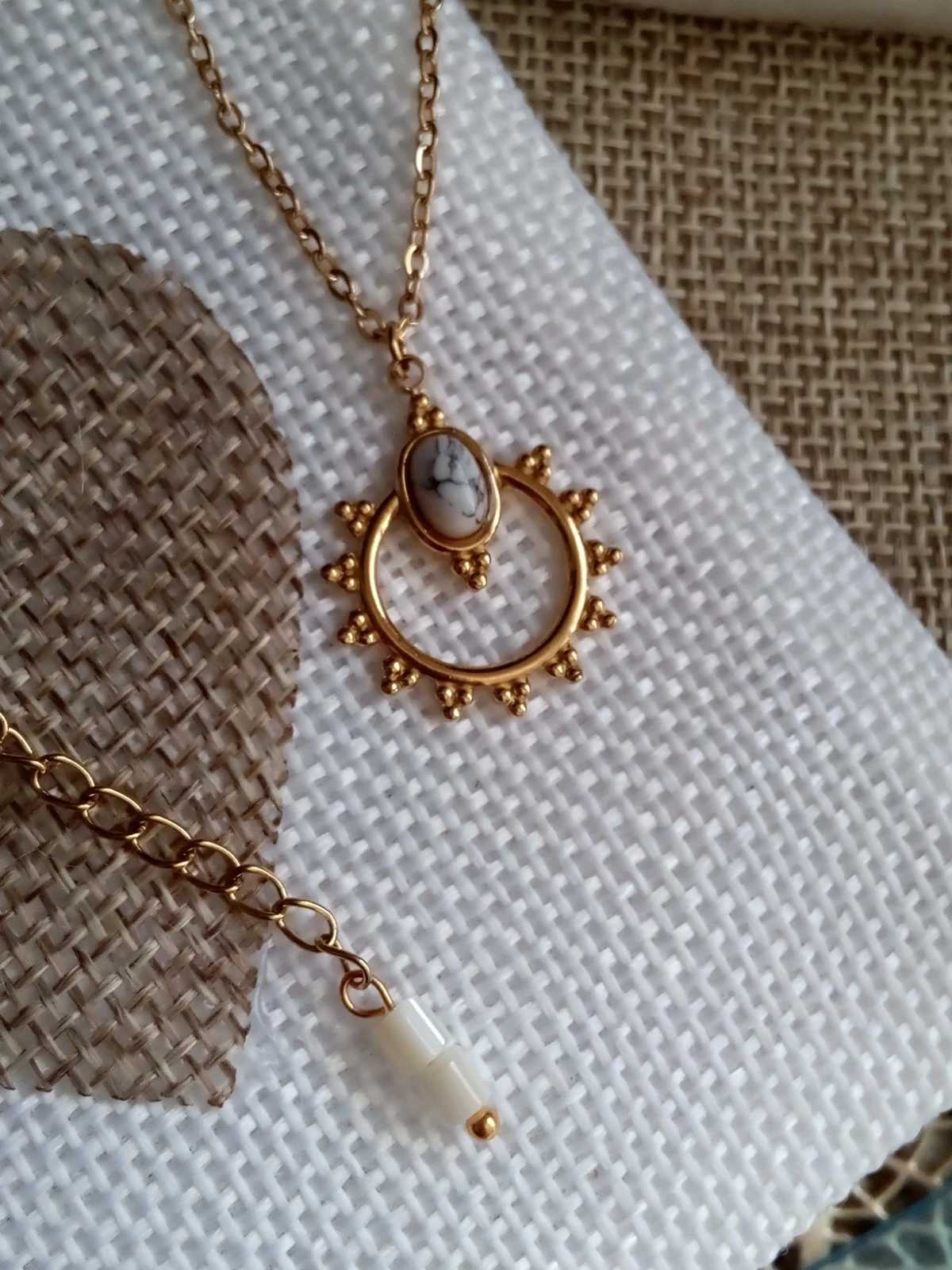 Collier soleil et pierre howlite – photo 2